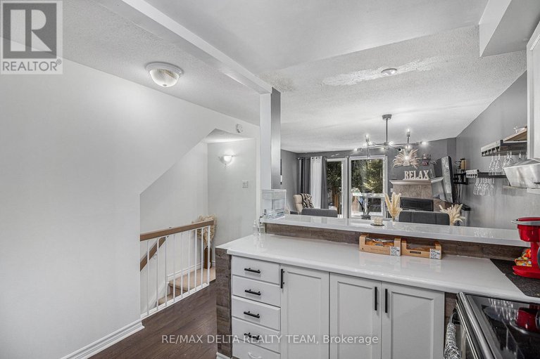 28052434/a-6704-jeanne-darc-boulevard/convent-glen-north/ottawa/ontario/K1C6E9_15