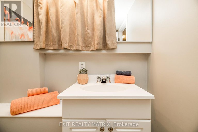 29134318/125-whalings-circle-n/stittsville-central/ottawa/ontario/K2S1S4_40