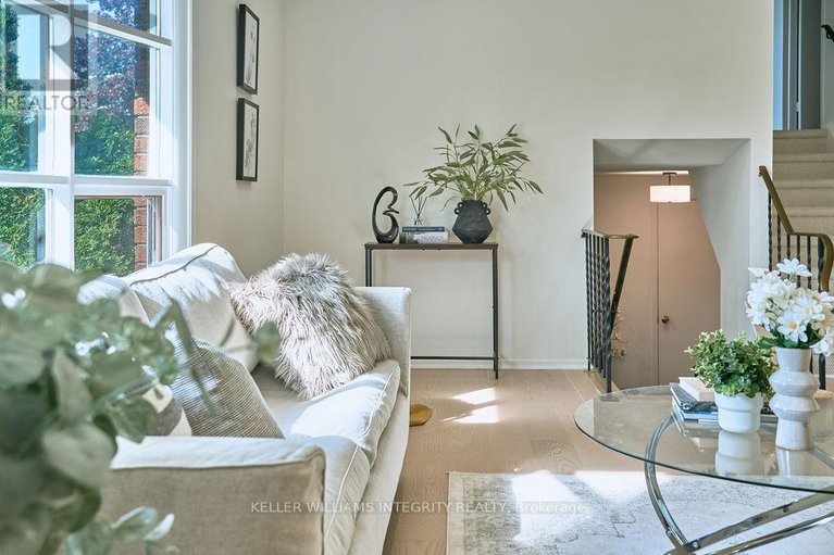 28490923/77-seabrooke-drive/glencairnhazeldean/ottawa/ontario/K2L2K4_15