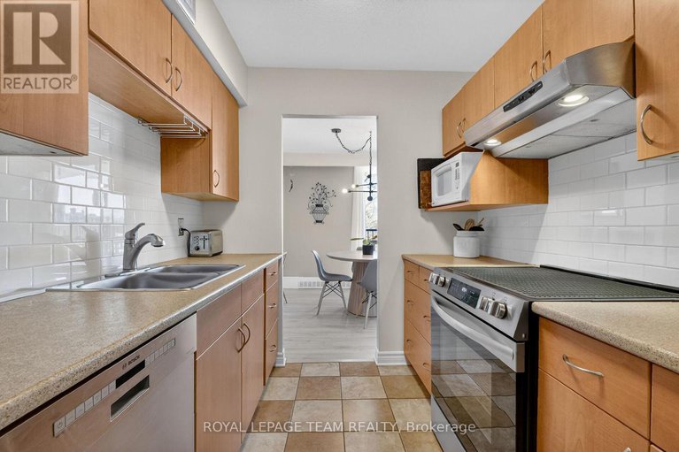 29403239/403-2400-virginia-dr-drive/urbandale-acres/ottawa/ontario/K1H8L3_17