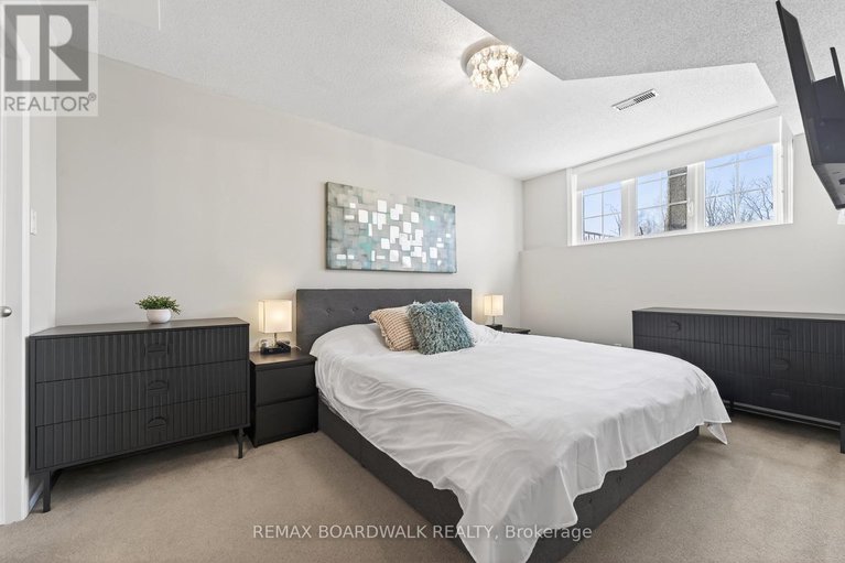 29382324/165-70-edenvale-drive/beaverbrook/ottawa/ontario/K2K3N6_19