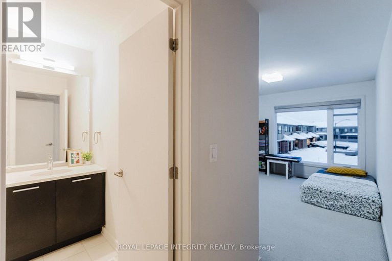 29214068/900-chipping-circle-s/riverside-southgloucester-glen/ottawa/ontario/K4M0E7_28