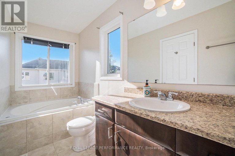 28995605/g-3721-riverbreeze-street/half-moon-bay/ottawa/ontario/K2J0T1_14