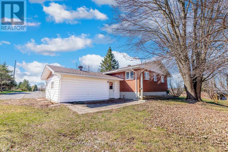 28215114/10984-county-rd-2-road/iroquois/south-dundas/ontario/K0E1K0_34