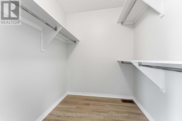 29613573/640-louis-toscano-drive-w/avalon-east/ottawa/ontario/K4A0B3_21