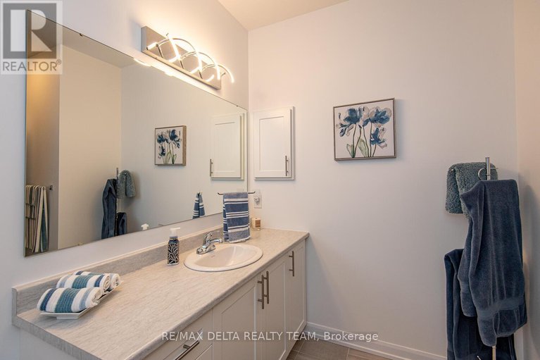 29669160/373-sterling-avenue/town-of-rockland/clarence-rockland/ontario/K2K0L4_18