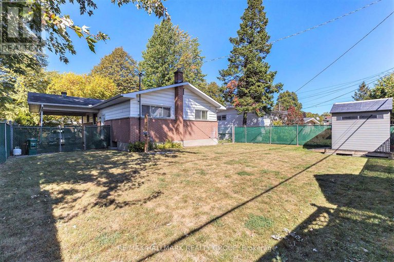 28927132/1986-michigan-avenue/urbandale-acres/ottawa/ontario/K1H6Y2_17