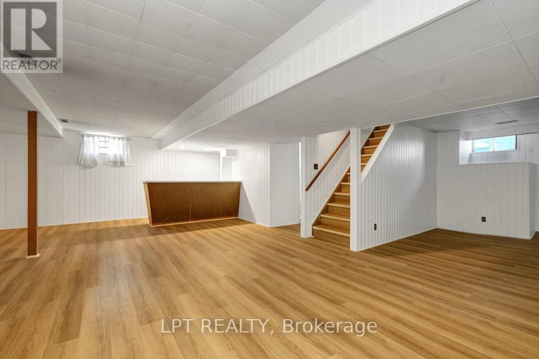 28994142/151-oakridge-boulevard/meadowlandscrestview/ottawa/ontario/K2G2V3_35