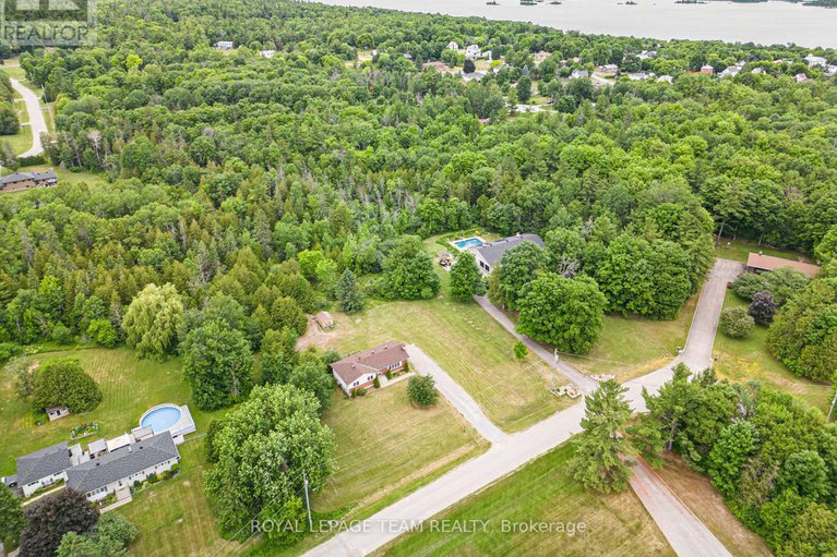 28532588/104-burns-drive/mcnabbraeside-twps/mcnabbraeside/ontario/K0A1G0_28