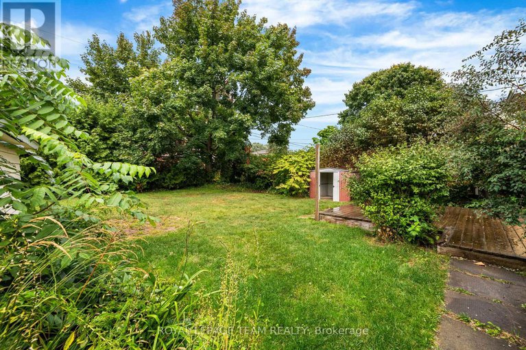 28819611/31-savuto-way-street/meadowlandscrestview/ottawa/ontario/K2G2S9_35
