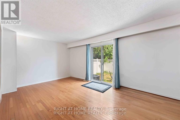 29554203/21-5-hadley-circle/bells-corners/ottawa/ontario/K2H6P1_8