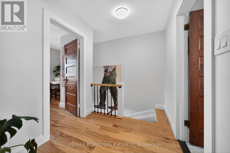 29640571/154-queen-mary-street/overbrookcastle-heights/ottawa/ontario/K1K1X5_20