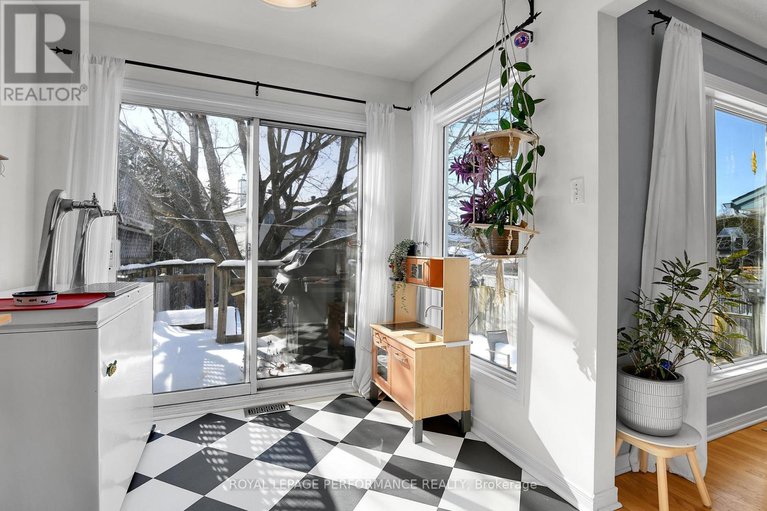 29392513/710-hancock-crescent/fallingbrookridgemount/ottawa/ontario/K4A3M9_14