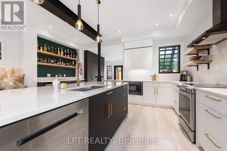 28269196/323-booth-street/west-centre-town/ottawa/ontario/K1R7K1_14