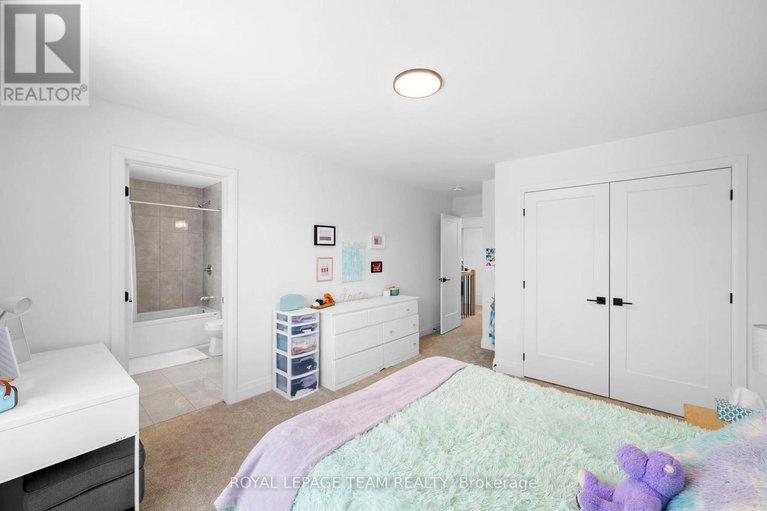 29484590/437-fleet-canuck-private/huntley-ward-south-east/ottawa/ontario/K0A1L0_32