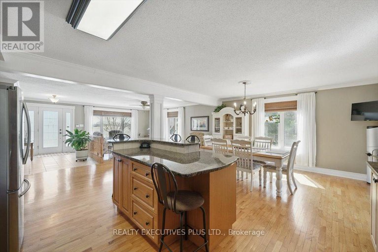 28237112/2935-baseline-road/clarencerockland-twp/clarence-rockland/ontario/K0A3N0_12