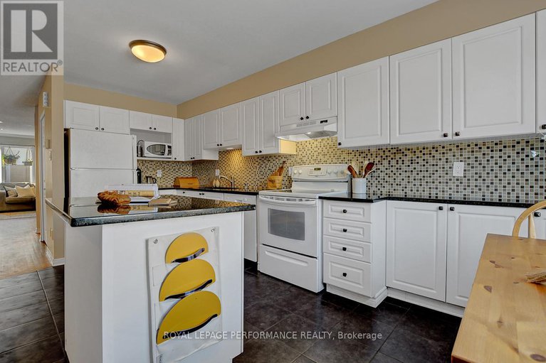 29329545/95-manhattan-crescent/central-park/ottawa/ontario/K2C4B7_8