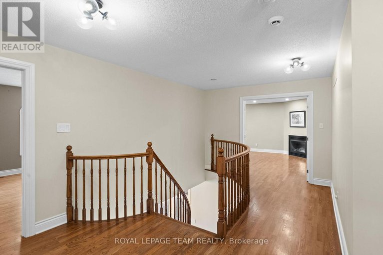 29150500/51-marchvale-drive/rural-kanata-central/ottawa/ontario/K2W1C1_23