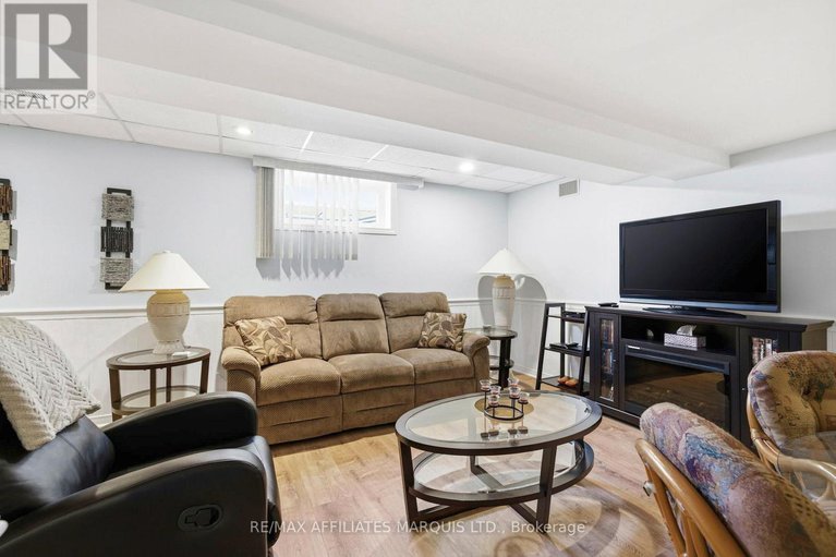 29425027/5650-pinestone-drive/south-glengarry-charlottenburgh-twp/south-glengarry/ontario/K0C2J0_25