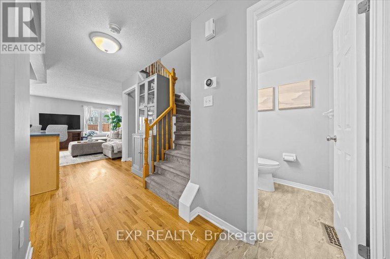 29354269/44-coralbell-private/hunt-club-parkgreenboro/ottawa/ontario/K1T3Z9_6