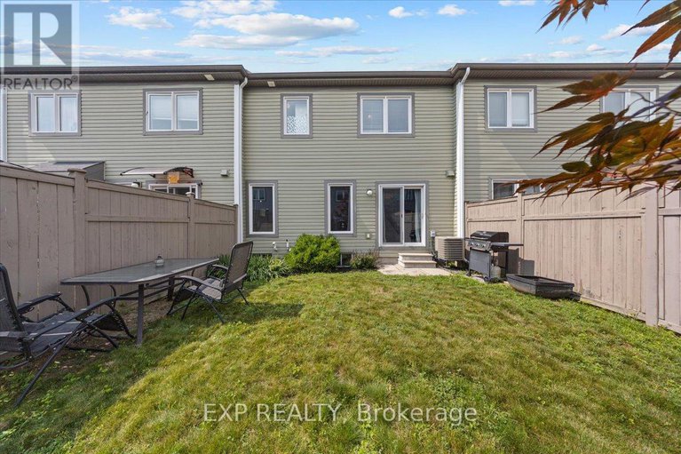 28613775/321-summer-sky-street/notting-hillsummerside/ottawa/ontario/K4A0V3_34