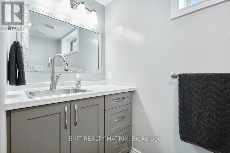 29329751/106-cobblestone-drive/village-of-russell/russell/ontario/K4R0B2_29