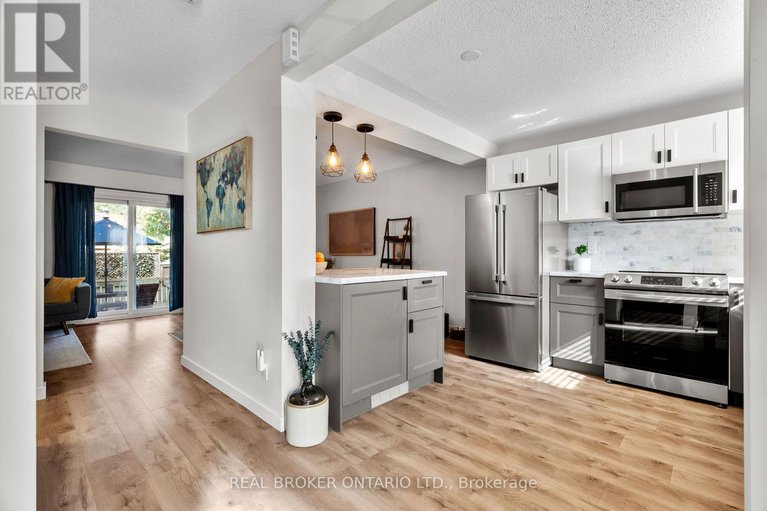 28983719/a-3911-old-richmond-road/arbeatha-park/ottawa/ontario/K2H8T9_4