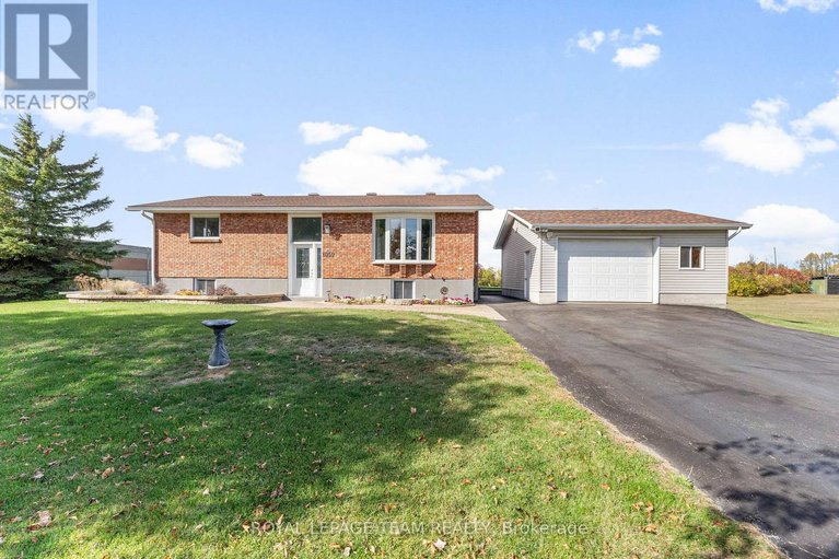 29009688/1059-flynn-avenue/kinburn/ottawa/ontario/K7S3G7_1
