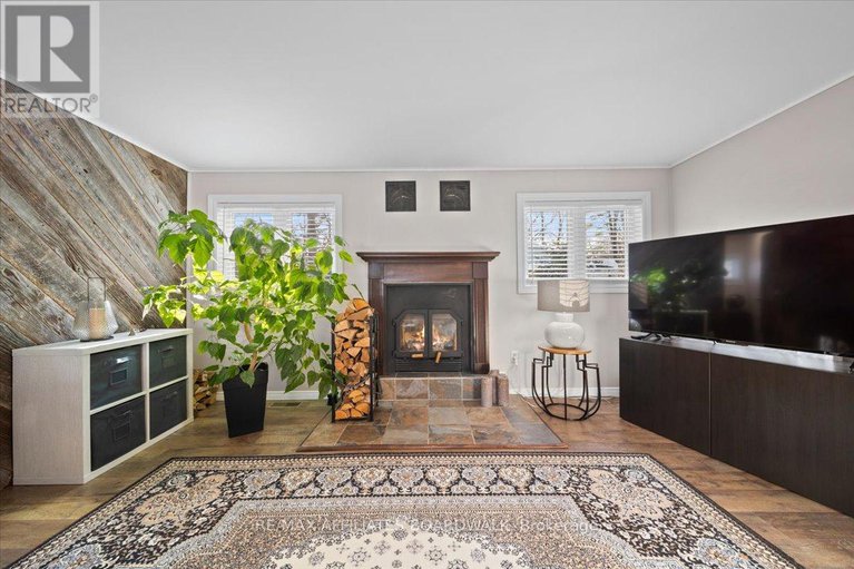 28747497/191-macmillan-lane/constance-bay/ottawa/ontario/K0A3M0_11