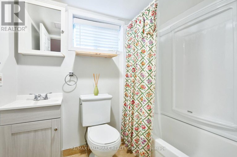 28890244/23-elvina-street/cardinal-heights/ottawa/ontario/K1J7L2_22