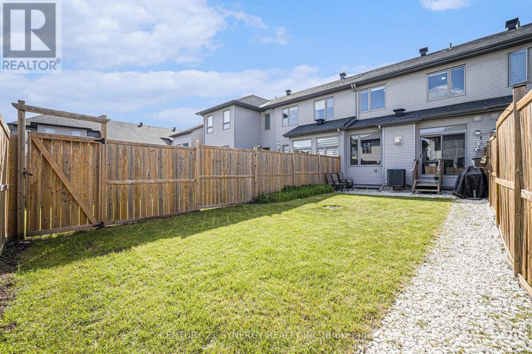 28494818/323-livery-street/emerald-meadowstrailwest/ottawa/ontario/K2V0B4_29