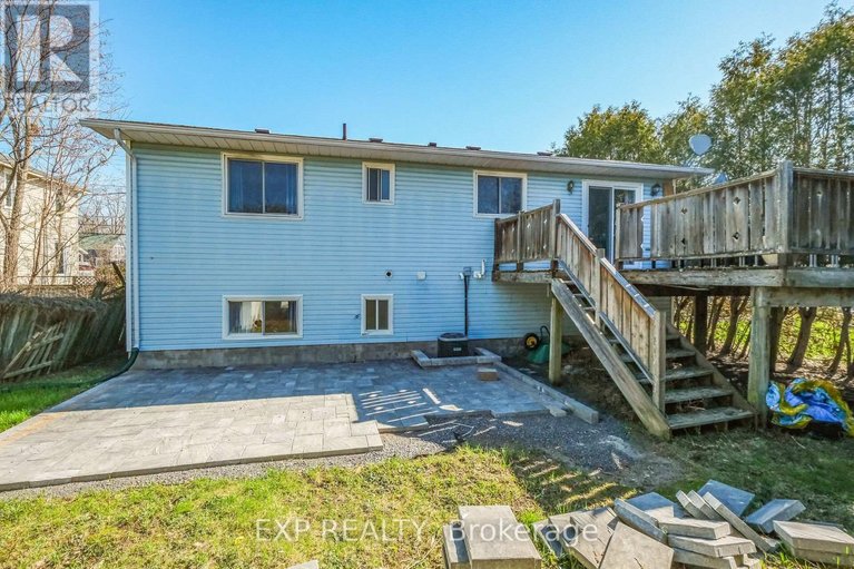 29639426/84-martin-street-n/almonte/mississippi-mills/ontario/K0A1A0_47