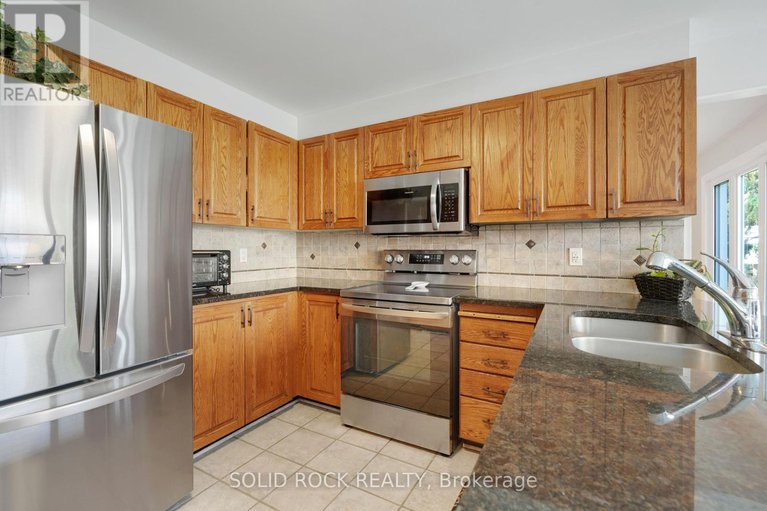 28474669/41-framingham-crescent/cedargrovefraserdale/ottawa/ontario/K2J3J4_12