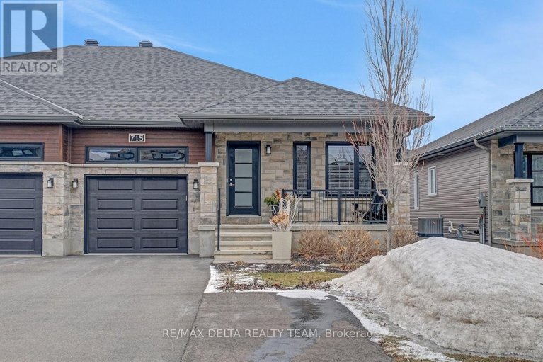 29474094/715-azure-street/village-of-russell/russell/ontario/K4R0E5_1