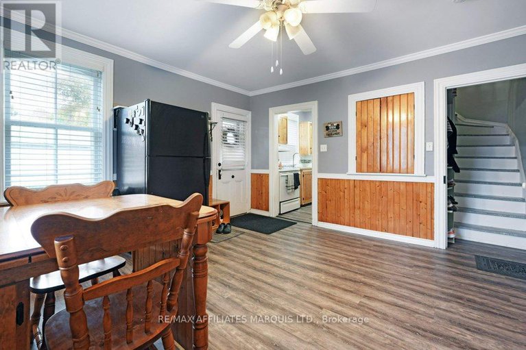 29017796/27-marlborough-street/maxville/north-glengarry/ontario/K0C1T0_17