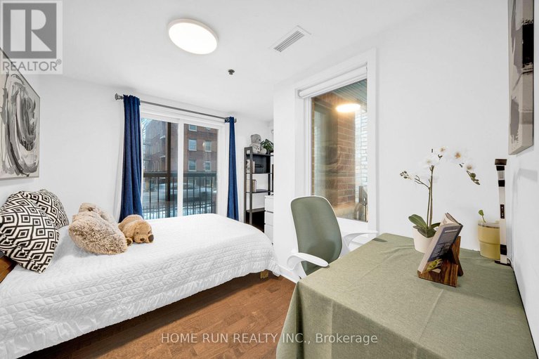 29244128/458a-king-edward-avenue/sandy-hill/ottawa/ontario/K1N0B3_28