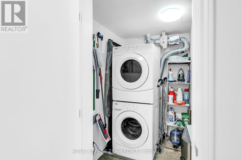 28487683/413-575-byron-avenue/mckellarhighland/ottawa/ontario/K2A1R7_29