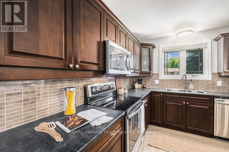 28602453/613-oxford-street-east-street-e/kemptville/north-grenville/ontario/K0G1J0_13