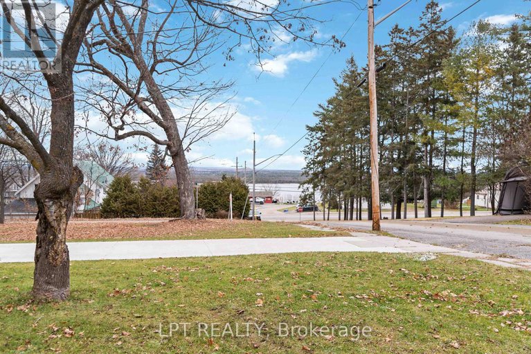 28682473/26-charbonneau-street/mcnabbraeside-twps/mcnabbraeside/ontario/K0A1G0_35