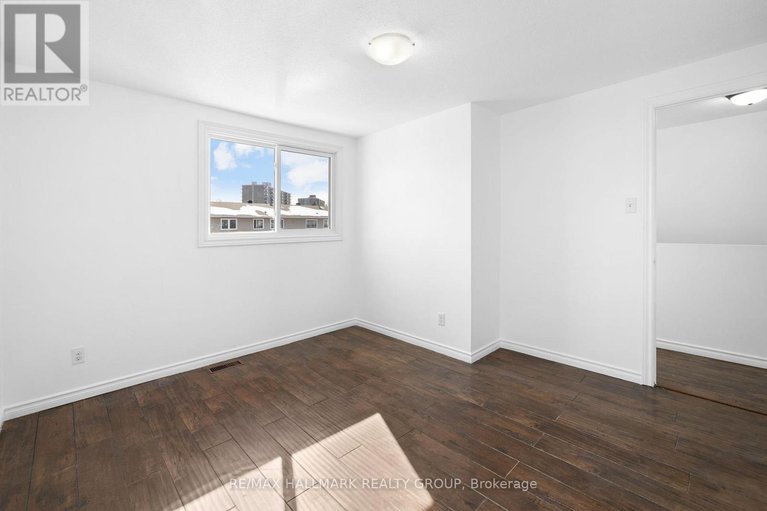 29382127/c-1458-heatherington-road/heron-gateindustrial-park/ottawa/ontario/K1V6S1_19