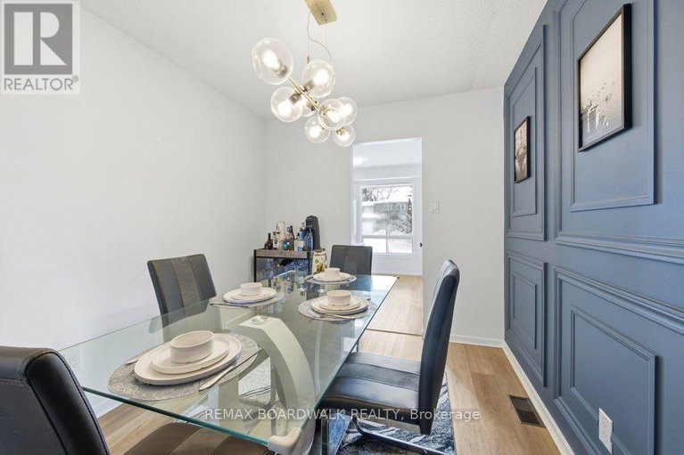 29284371/2390-rondel-street/blackburn-hamlet-south/ottawa/ontario/K1B4M2_9