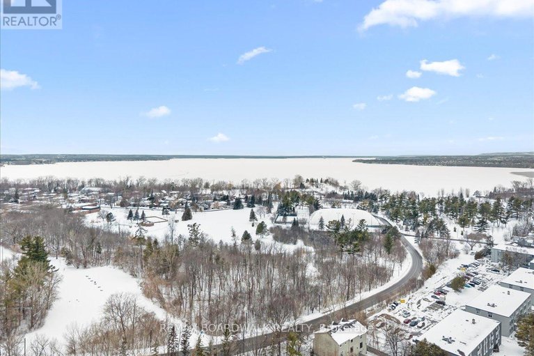 29526298/249-cabrelle-place/manotick-village-manotick-estates/ottawa/ontario/K4M0A9_7