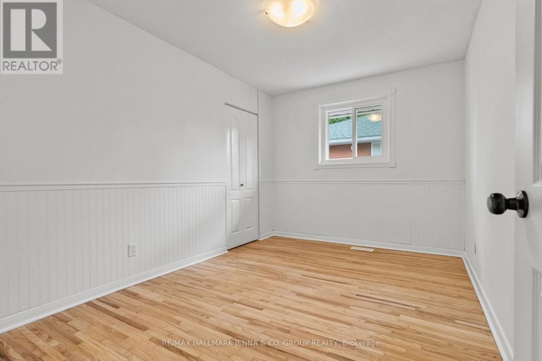 29070320/1246-cobden-road/queensway-terrace-southridgeview/ottawa/ontario/K2C2Z9_18