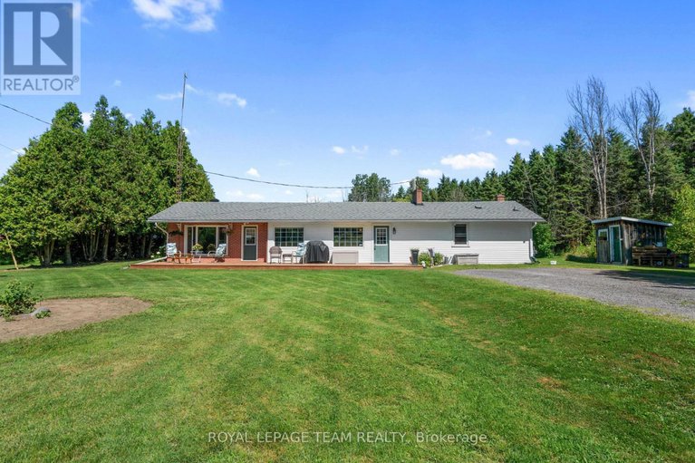 28652632/12135-county-road-2-road/south-dundas-williamsburgh-twp/south-dundas/ontario/K0C1X0_1