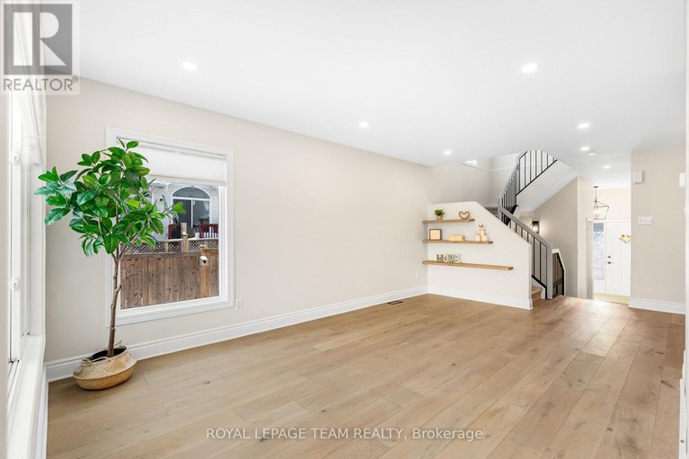 29668380/1925-windwood-place/chapel-hill/ottawa/ontario/K1C7K7_6