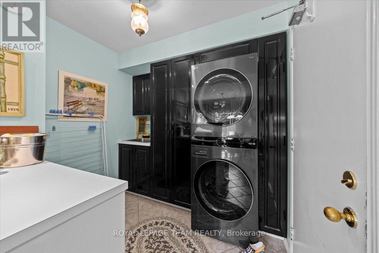 28487091/17-stonehedge-parkway/bayshore/ottawa/ontario/K2H8Z3_16