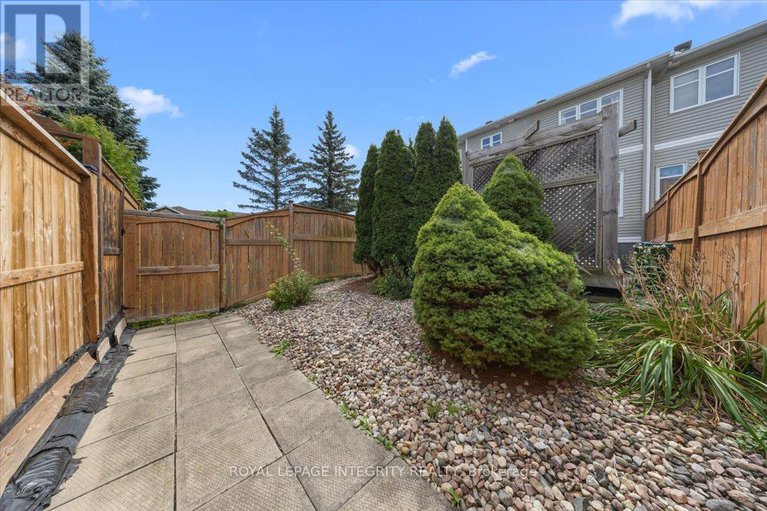 28809017/2093-bergamot-circle/springridgeeast-village/ottawa/ontario/K4A4R4_43