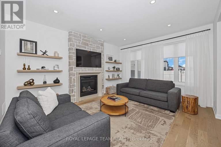 28583920/726-coast-circle/mahogany-community/ottawa/ontario/K4M0N2_12