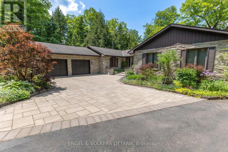 28451824/7-deerfield-drive/mcnabbraeside-twps/mcnabbraeside/ontario/K0A3L0_2