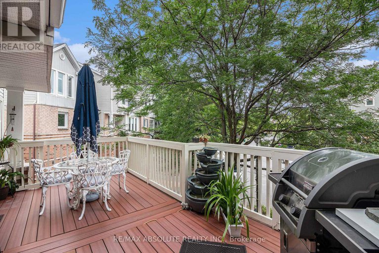 28323111/47-robinson-avenue/sandy-hill/ottawa/ontario/K1N8N8_14